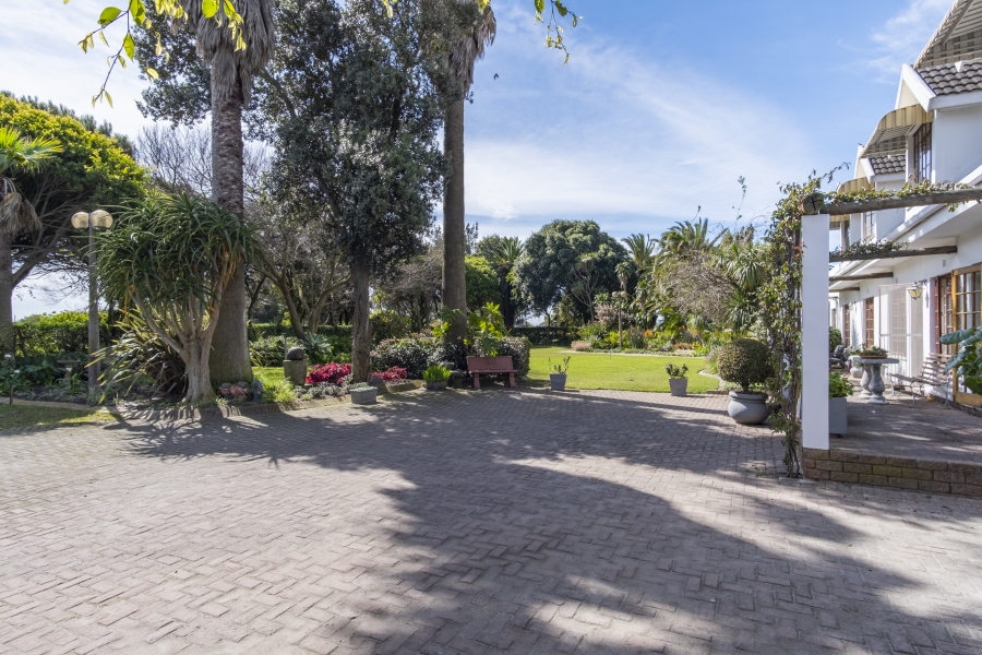 6 Bedroom Property for Sale in Schaap Kraal Western Cape